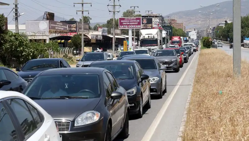Aydın ve Muğla Arasında 60 Kilometrelik Araç Kuyruğu: Neden Bu Kadar Uzun?