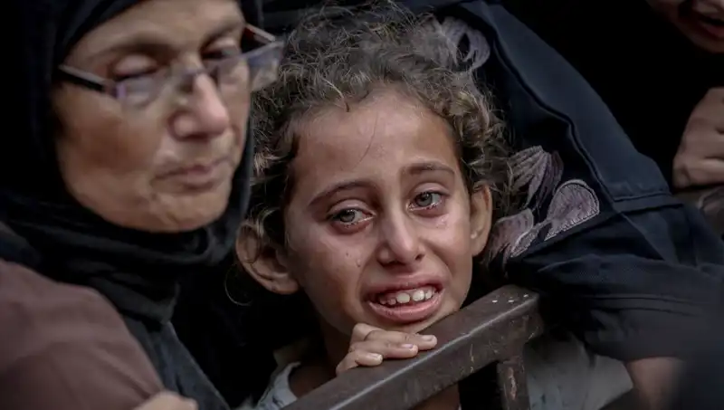 Gazze’de Açlık Krizi: İsrail Askerinin Tartışmalı Eylemi