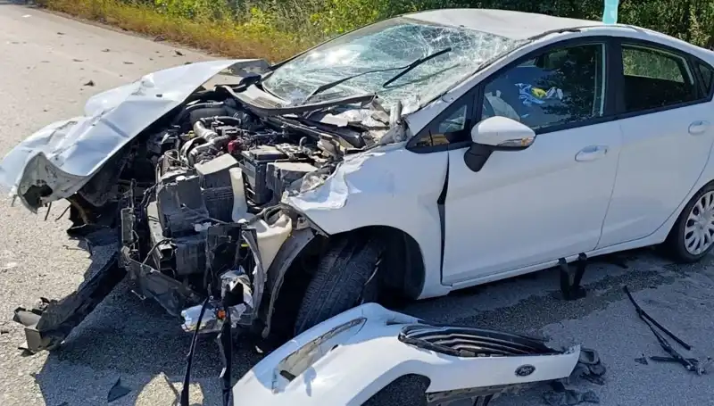 Çanakkale'de Korkutan Trafik Kazası: 2 Kişi Yaralandı!