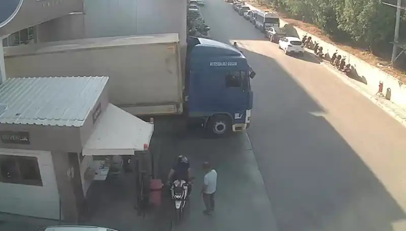 İstanbul'da Nakliye Şebekesine Büyük Operasyon: Milyonlarca Liralık Ürün Ele Geçirildi