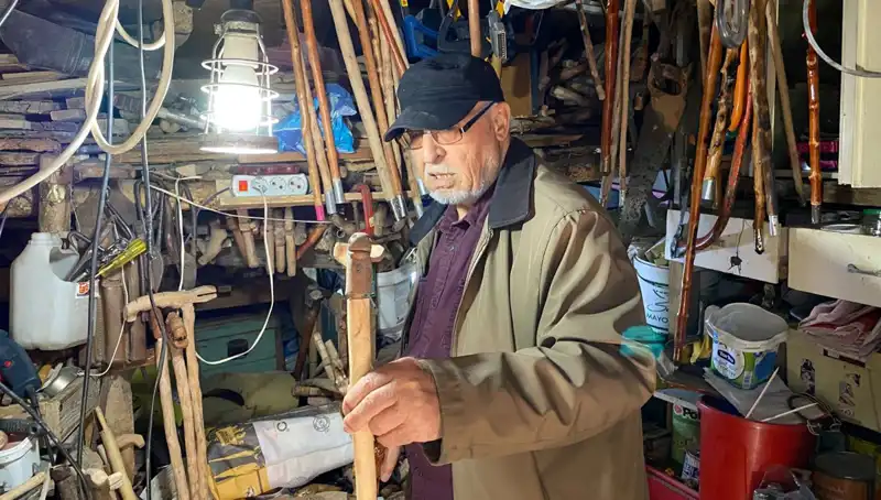 Evde Doğal Malzemelerle Sanat Yaratan Kişi Dikkatleri Üzerine Çekiyor