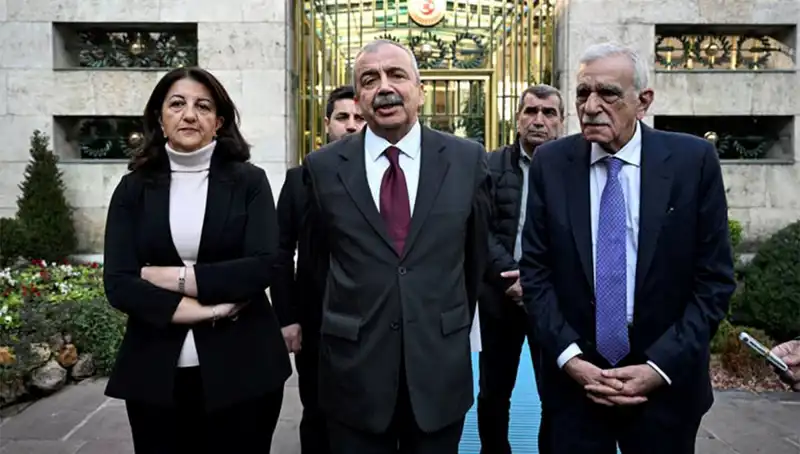 İmralı Heyeti Siyasi Parti Turu İçin Yola Çıktı: Erdoğan Görüşmesi Ne Zaman?