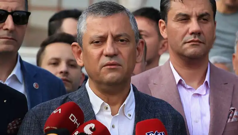 Özgür Özel: "Sandığı Ortadan Kaldırmanın Peşindeler!"