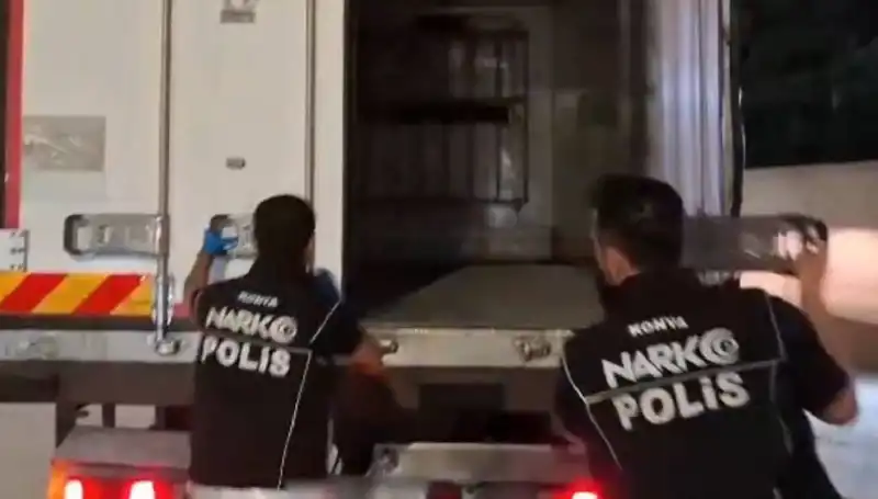 Konya'da Uyuşturucu Operasyonunda Dört Kişi Gözaltına Alındı!