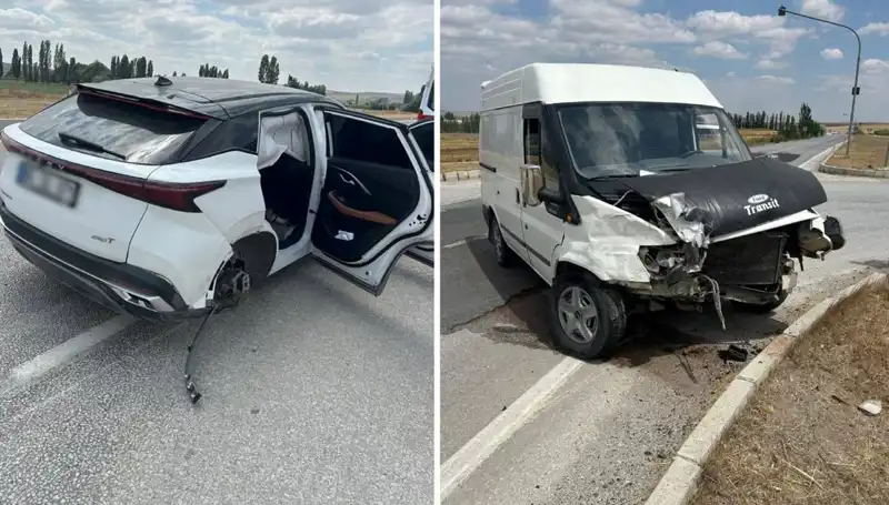 Çorum’da Feci Kaza: İki Araç Kafa Kafaya Çarpıştı, Yaralılar Var!