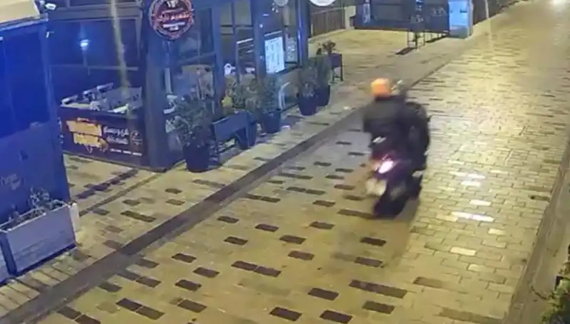 Gece Kulübü Haraç Saldırısına Uğradı: Silahlı Çatışma Paniğe Neden Oldu