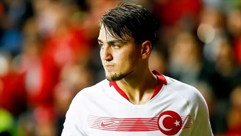 Beşiktaş Futbol Takımı'ndan Çarpıcı Gelişmeler: Milli Futbolcunun Cevabı Ne Oldu?