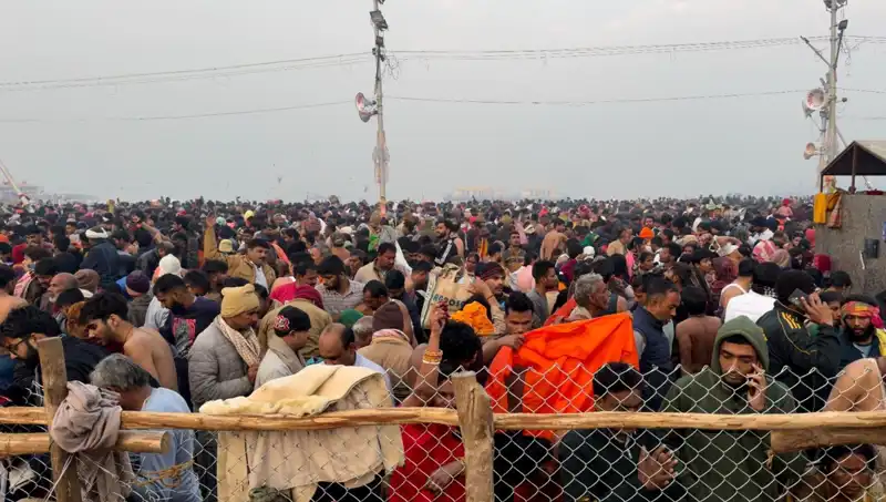 Hindistan'daki Dini Festivalde İzdiham: Trajik Olayda 6 Kişi Hayatını Kaybetti