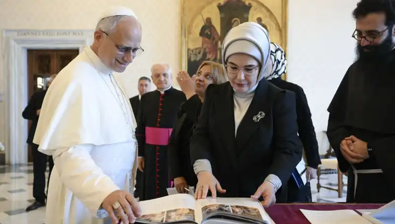 Emine Erdoğan ve Papa Leo'nun Önemli Buluşması: Gazze Sorununa Çözüm Arayışı