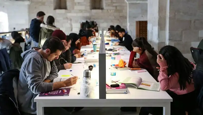 Üniversitelerin 2024-2025 Eğitim Takvimi Şimdi Açıklandı!