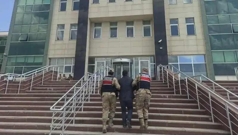 Hapis Cezasıyla Aranan Sanık, Saklandığı Yerde Yakalandı!