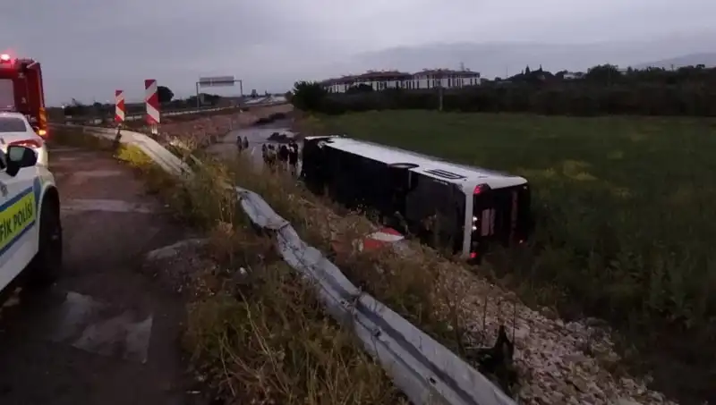 Manisa’da Yolcu Otobüsü Kazası: Neler Yaşandı?
