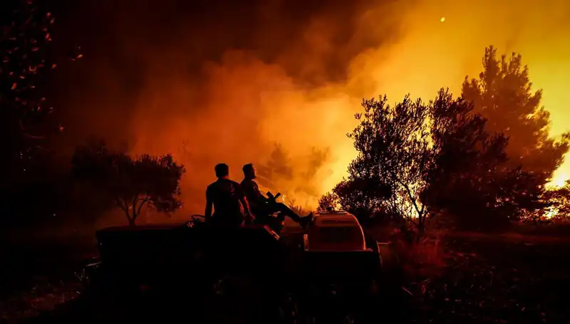 Çanakkale'de Orman Yangını Büyüyor: 785 Kişi Tahliye Edildi