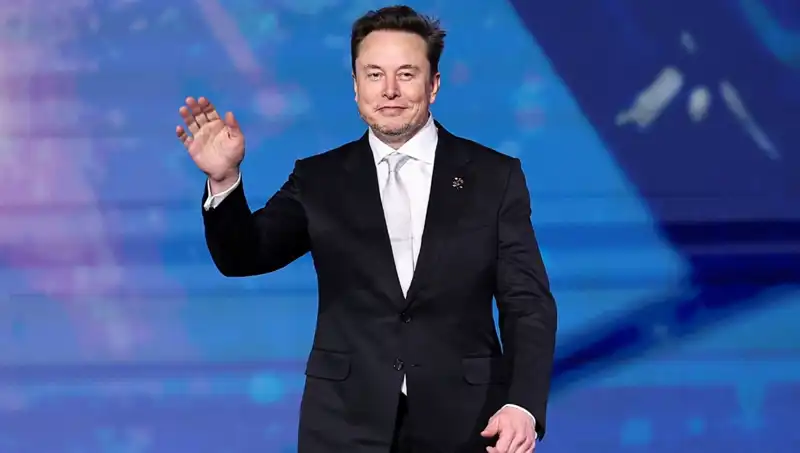 Tesla, Dünya Çapında Üzerine Büyük Konuşulan "Canavarı" Resmen Rafa Kaldırdı