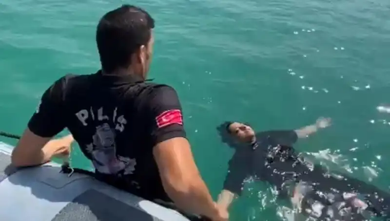 Baraj Gölünde Düşen Kadını Gemi Adamları Kurtardı: Hayat Kurtaran Anlar