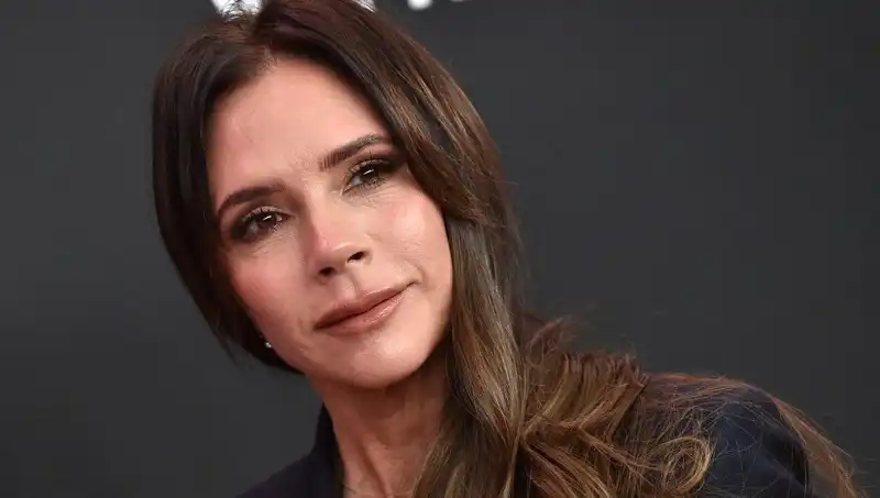 Victoria Beckham'ın Gençlik Sırrı: Günde 3-4 Adet Tükettiği Besin Nedir?